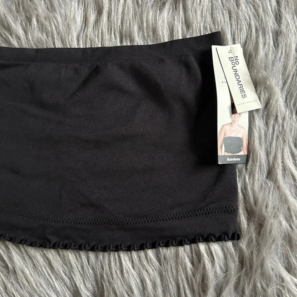 No Boundaries Seamless Wirefree Bandeau Women Size Medium‎ Black Strapless Bra